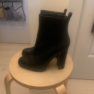 Aldo Black Ankle Tealith boot size 8